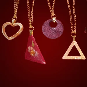 Handcrafted resin jewelry with embedded flowers (18)