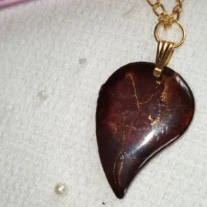 Handcrafted resin jewelry with embedded flowers (31)