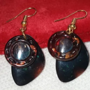 Handcrafted resin jewelry with embedded flowers (6)